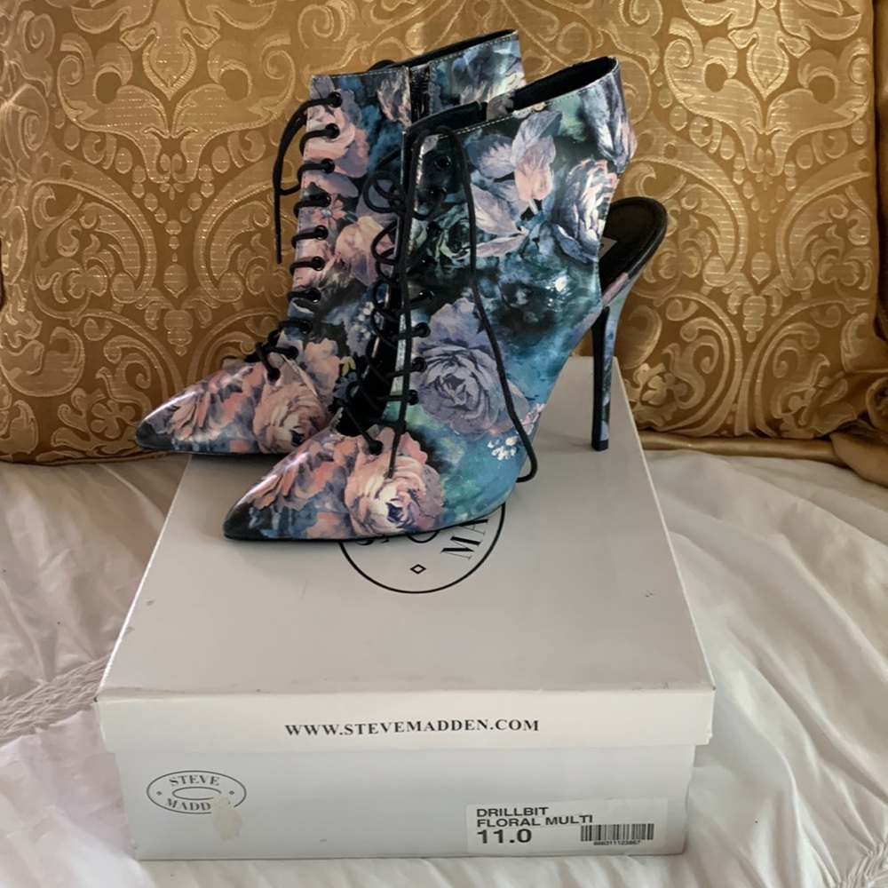 NIB “Steve Madden” open heel floral print ankle boots